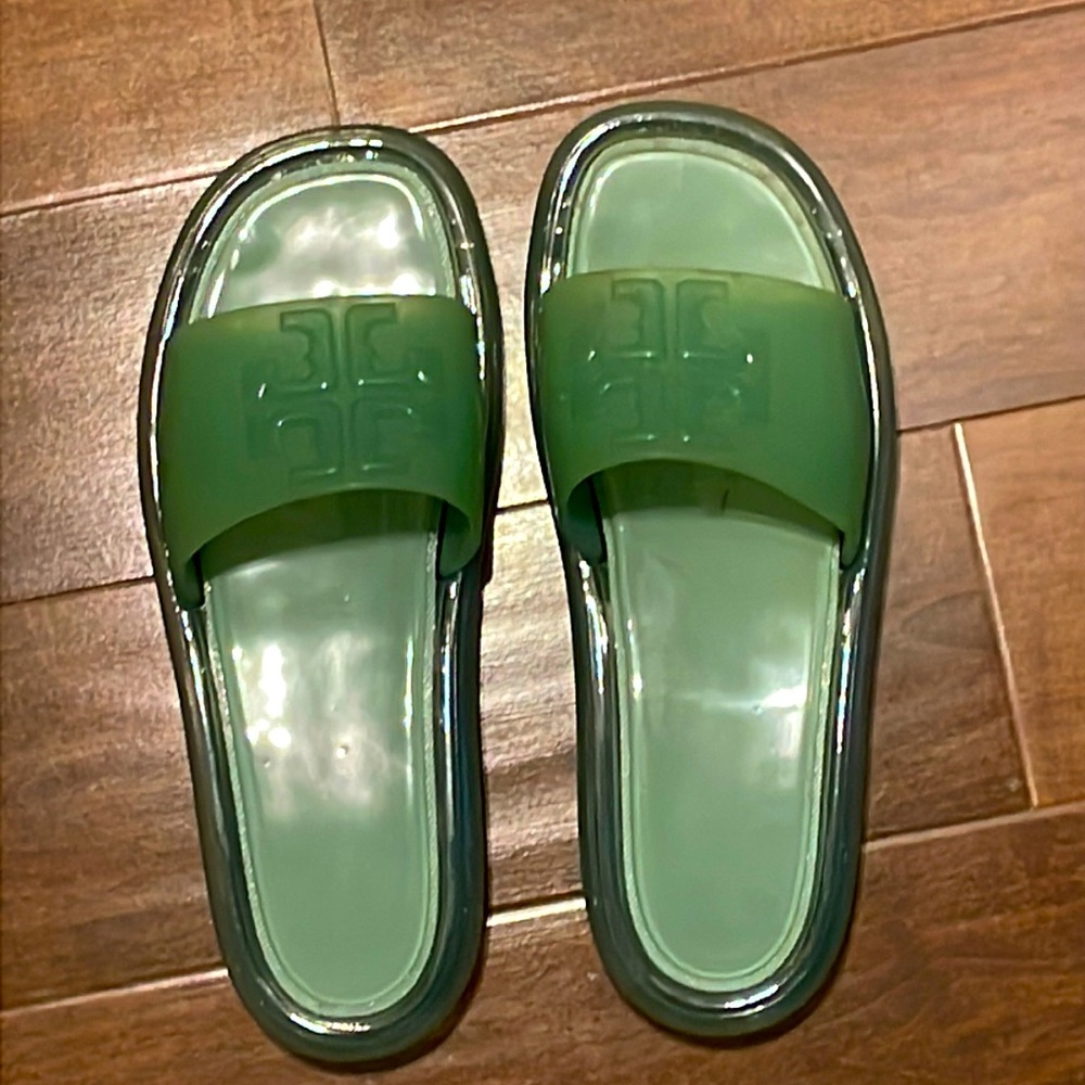Tory Burch size 10 jelly slides. Excellent condition. Worn twice.